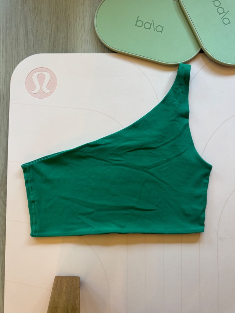 Lululemon bra - Picture 2 of 3